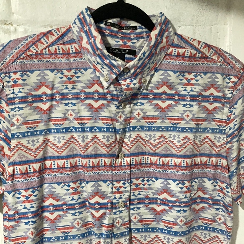 Native Print Short-Sleeve Button Down | S | 21 MEN